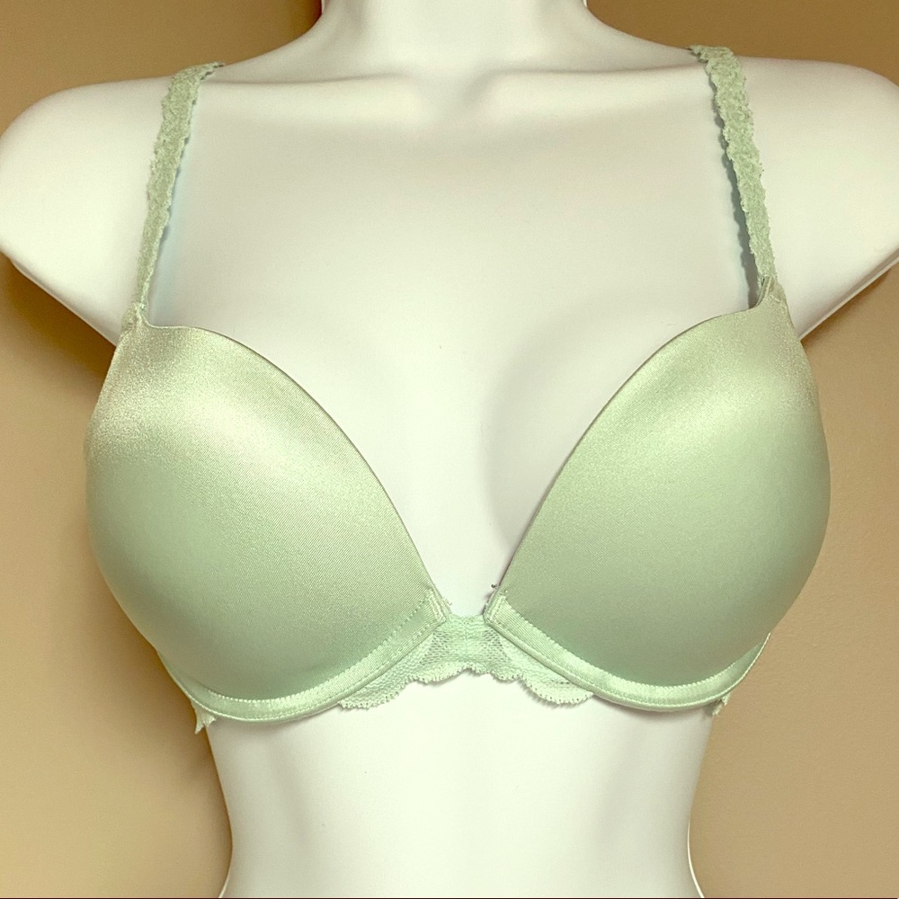 Pink Victoria’s Secret push-up bra 34D Mint NWOT